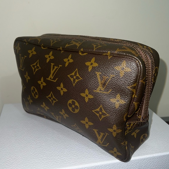 LOUIS VUITTON TROUSSE POUCH 23 - Picture 1 of 17